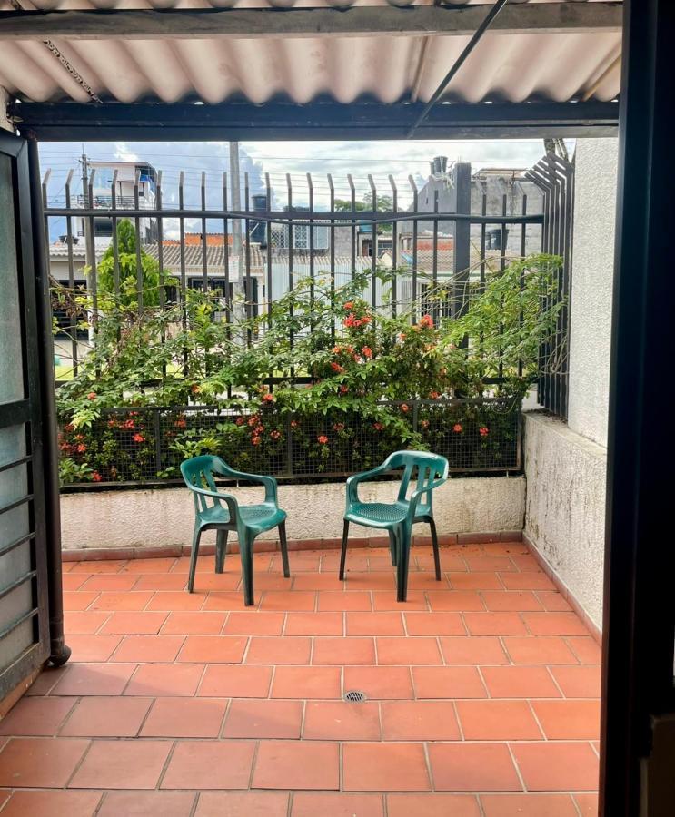 Hostal Roma Вільявісенсіо Екстер'єр фото